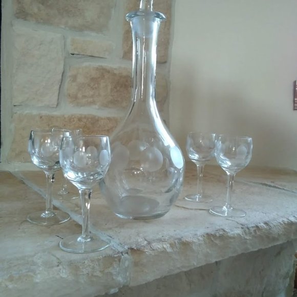 Vintage Mid Century Etched Glass Decanter/Glasses - Picture 3 of 10